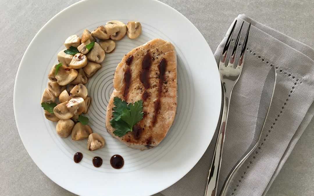 Thon snacké au cassis champignons de Paris