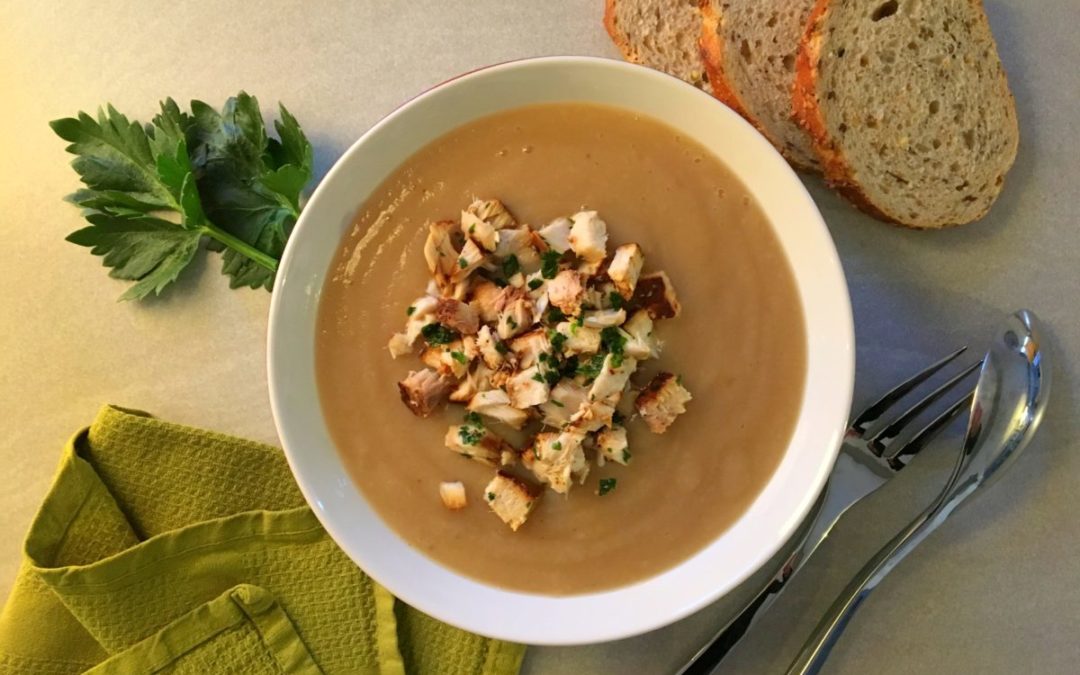 Soupe de navets aux dés d&rsquo;espadon miel et oignons rouges